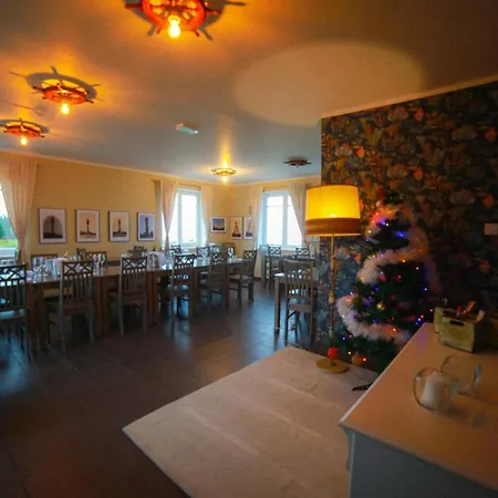 Roograhu Guesthouse&resto Hotel Hiiessaare