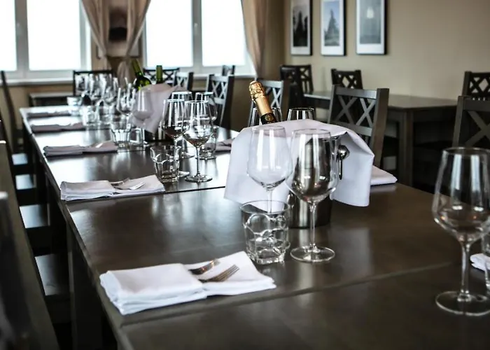 Roograhu Guesthouse&resto Hotel *